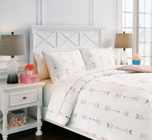 Load image into Gallery viewer, Lexann Twin Comforter Set
