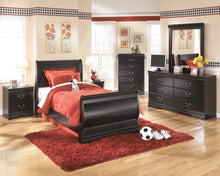 Load image into Gallery viewer, Huey Vineyard Queen Sleigh Bed
